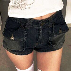 Blue cargo pockets shorts